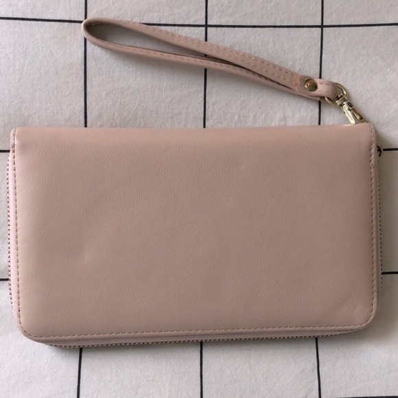 Source Unknown Handbags - 3/$25 WRISTLET/WALLET Light Pink *AS IS*
